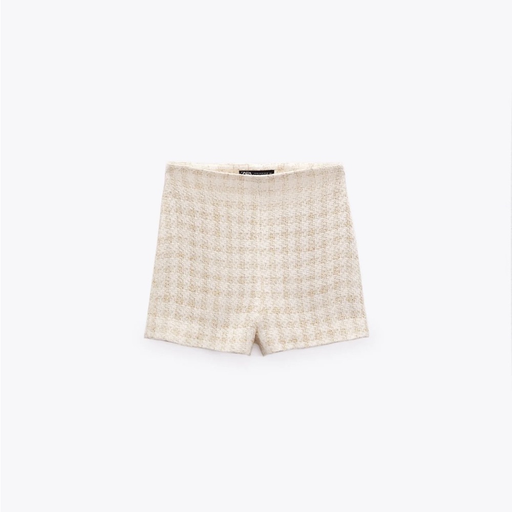 Zara Women Metallic Textured Shorts!